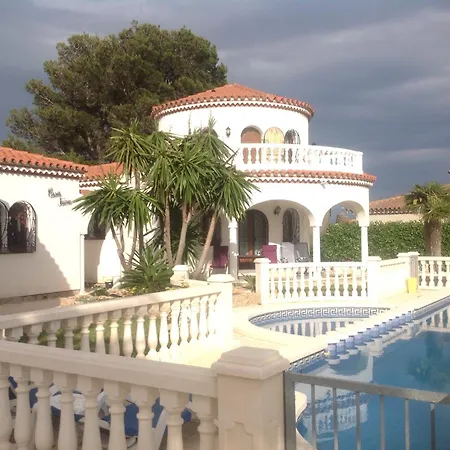 Paradise Villa *